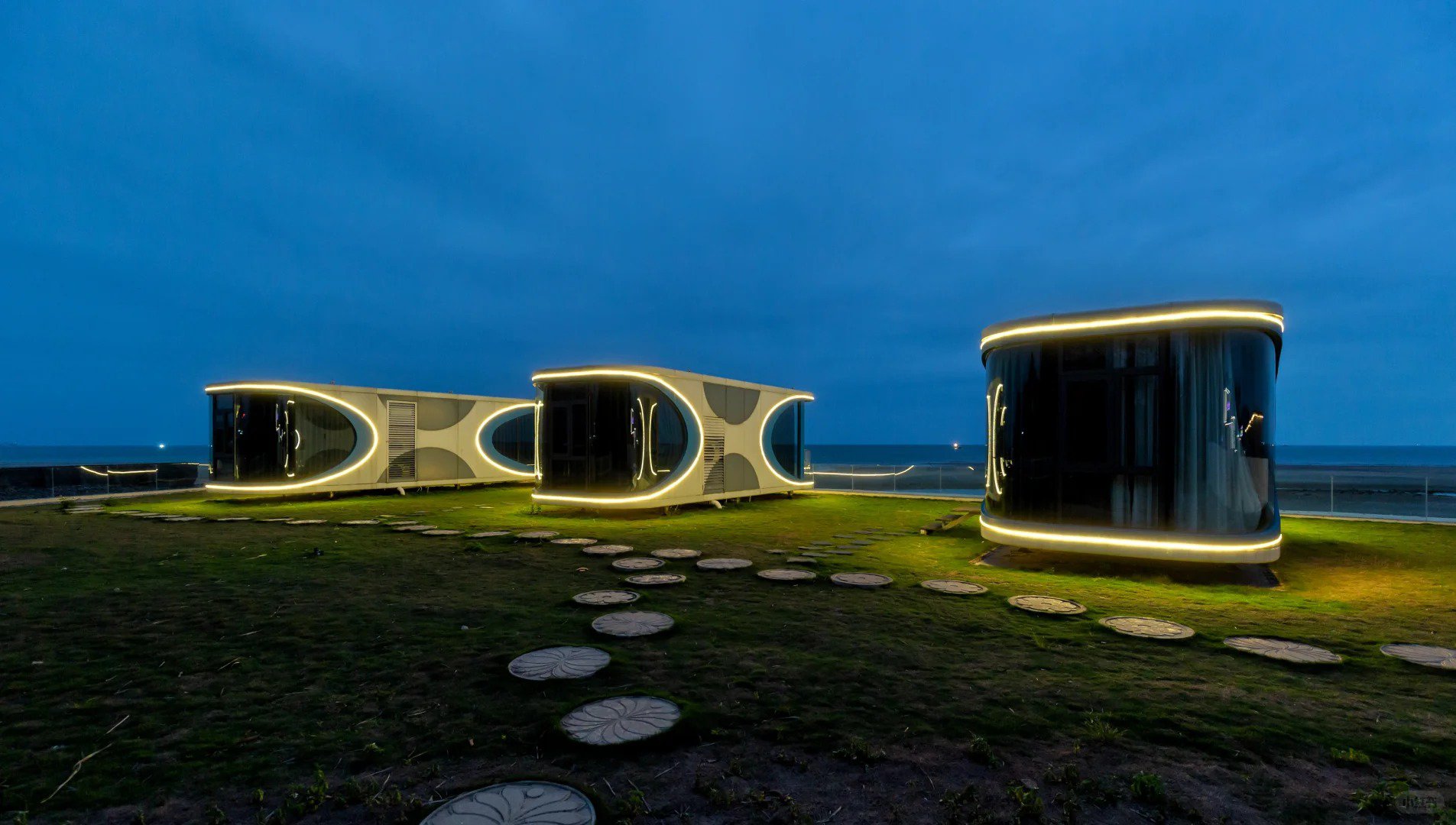 Our capsule dwellings feature advanced assembly techniques